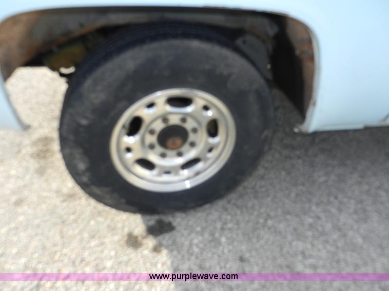 image for item A3900 1977 GMC Sierra Grande 25 flabed pickup truck