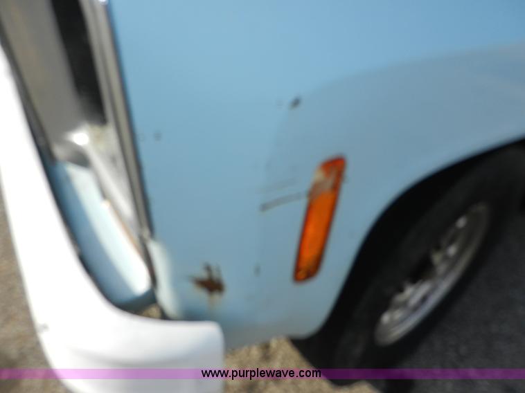 image for item A3900 1977 GMC Sierra Grande 25 flabed pickup truck