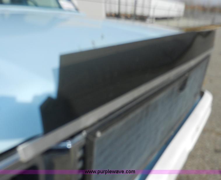 image for item A3900 1977 GMC Sierra Grande 25 flabed pickup truck