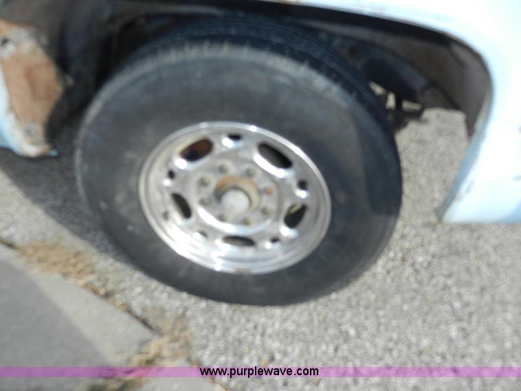 image for item A3900 1977 GMC Sierra Grande 25 flabed pickup truck