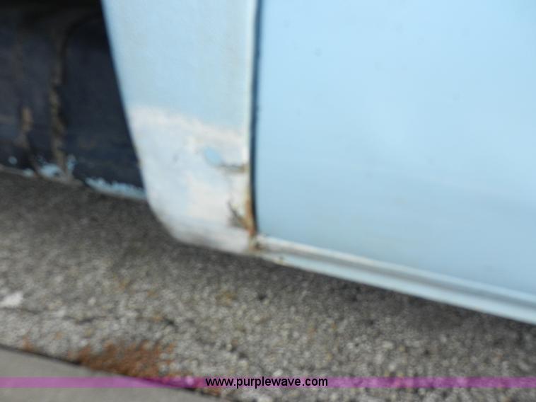 image for item A3900 1977 GMC Sierra Grande 25 flabed pickup truck