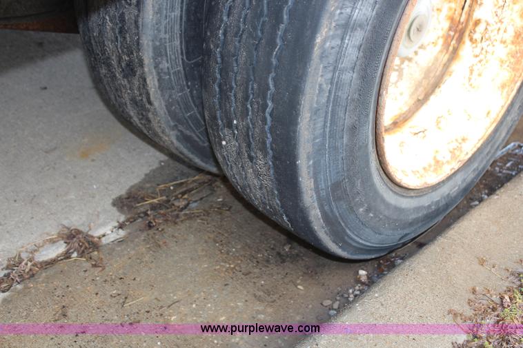 image for item G5368 1999 Wabash drop van trailer