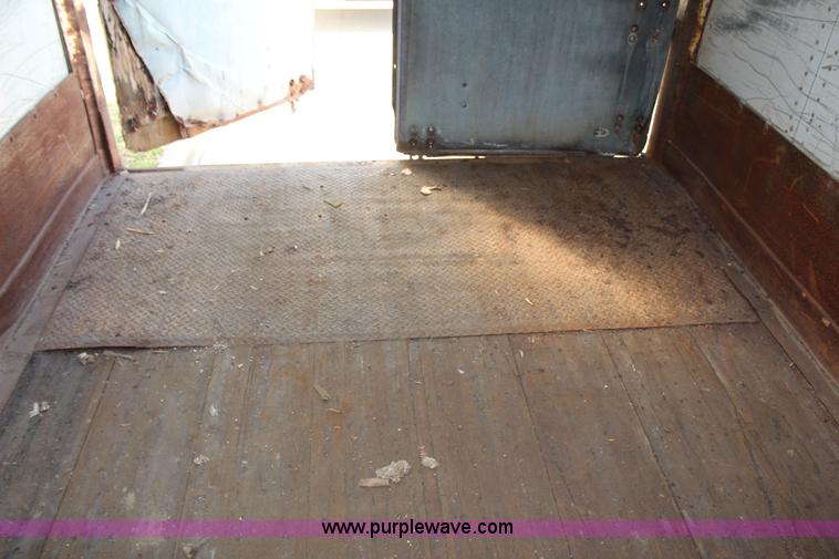 image for item G5368 1999 Wabash drop van trailer