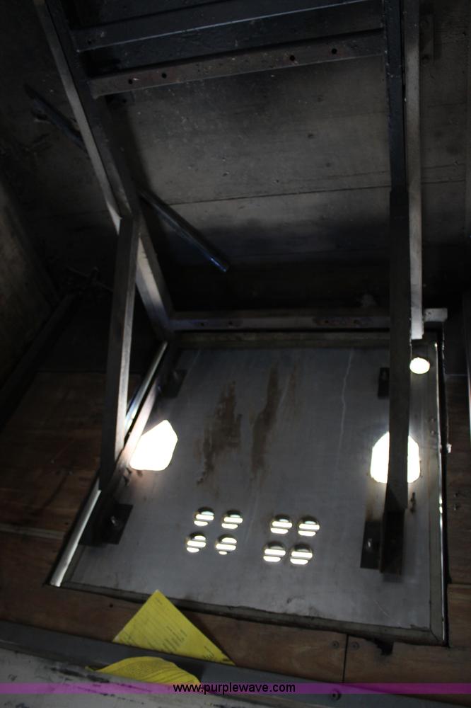 image for item G5369 1999 Great Dane drop van trailer