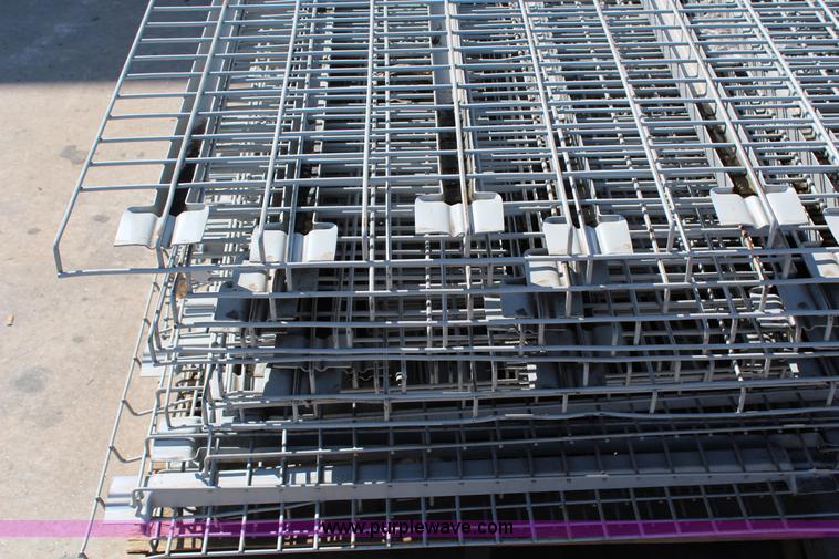 image for item G5371 (18) pallet decking screens