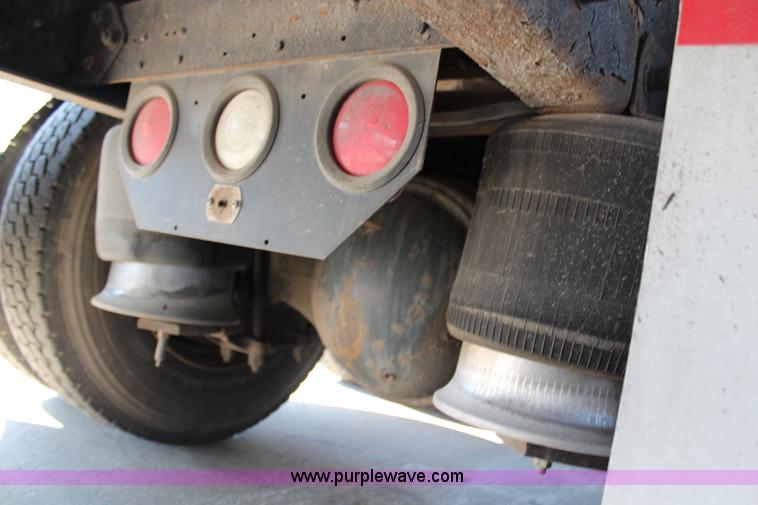 image for item G5372 2000 Freightliner Century Class semi truck