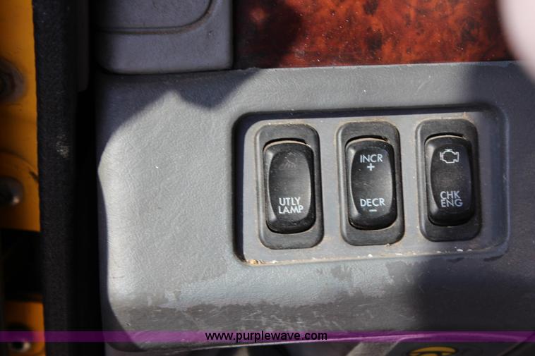 image for item G5372 2000 Freightliner Century Class semi truck