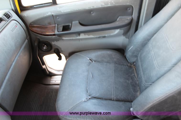 image for item G5372 2000 Freightliner Century Class semi truck