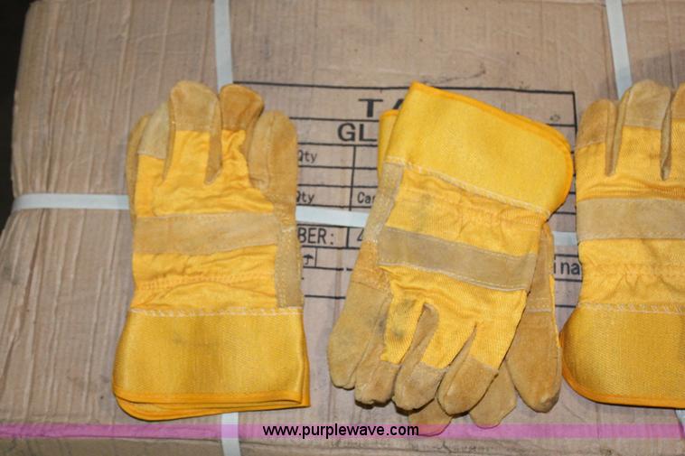 image for item V9554 (1,200) pairs of work gloves
