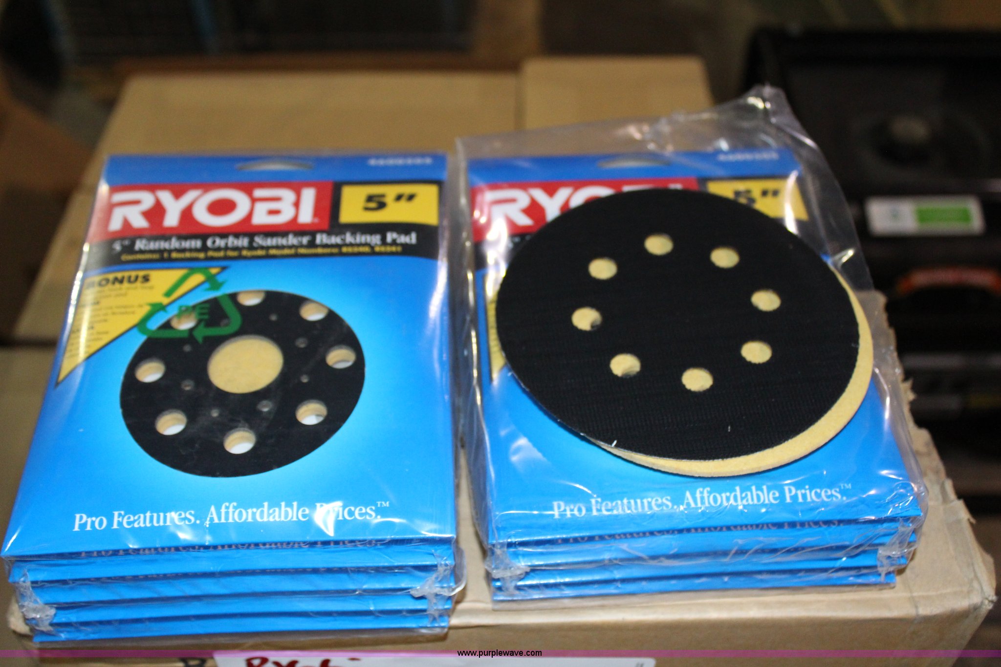 (500) Ryobi 5" random orbit sander backing pads in Spring Hill, KS