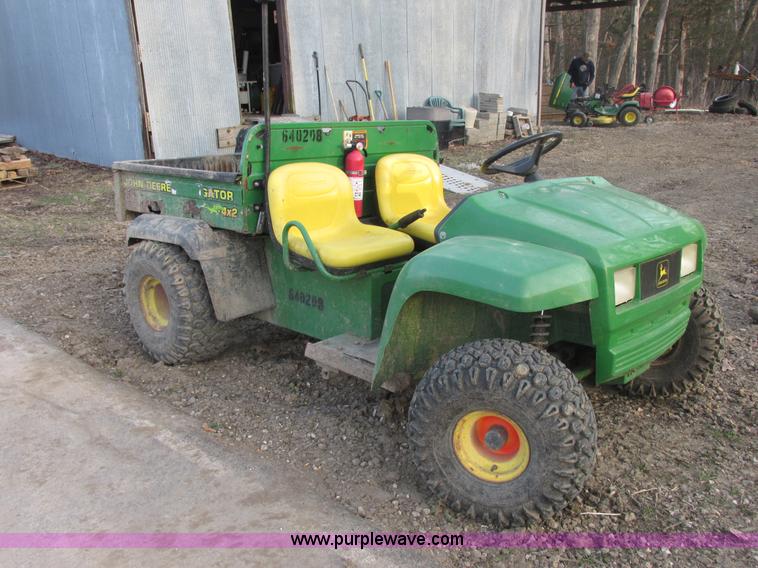 image for item AB9408 2000 John Deere Gator
