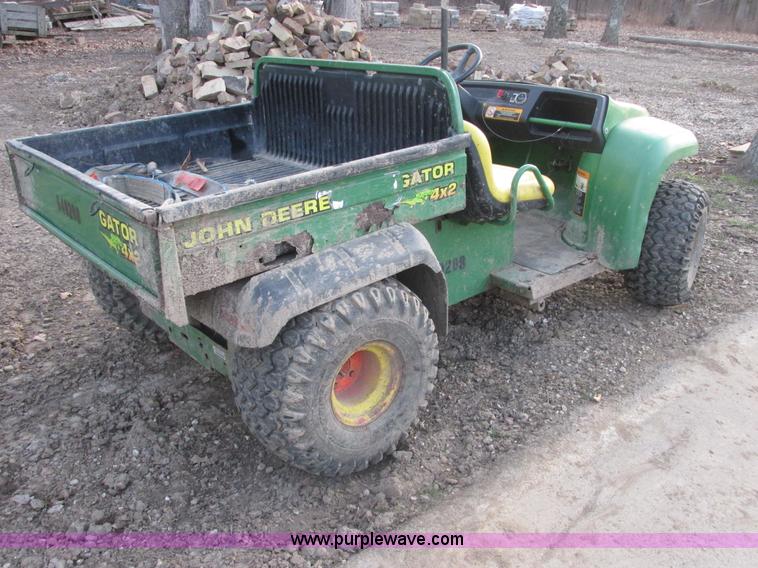 image for item AB9408 2000 John Deere Gator