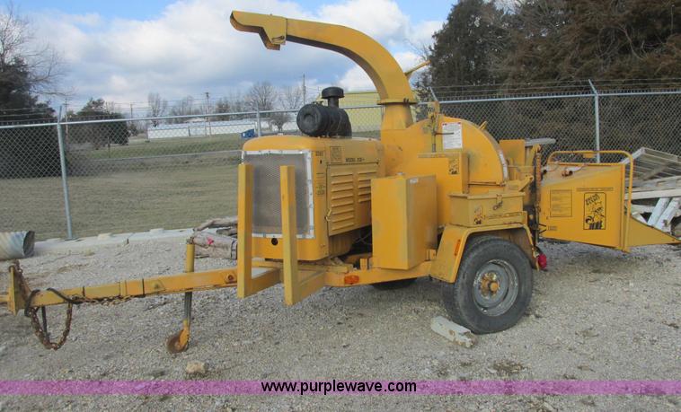 image for item AB9426 1989 Brush Bandit 2004 chipper