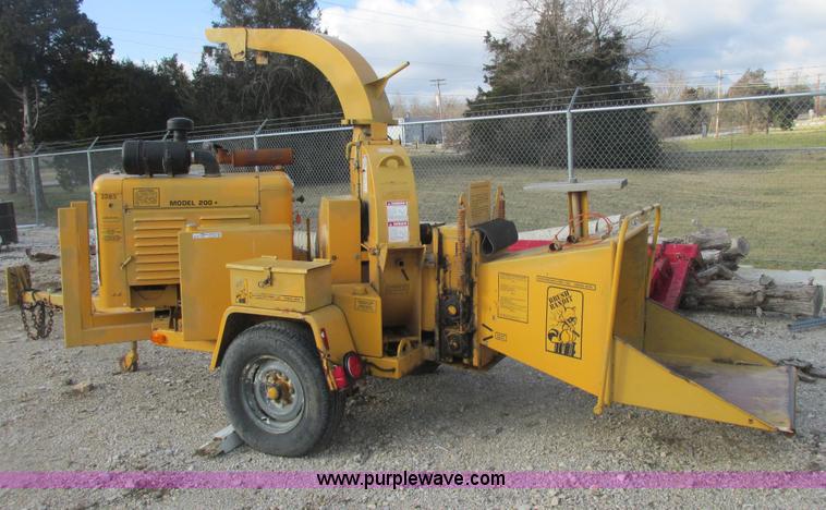 image for item AB9426 1989 Brush Bandit 2004 chipper