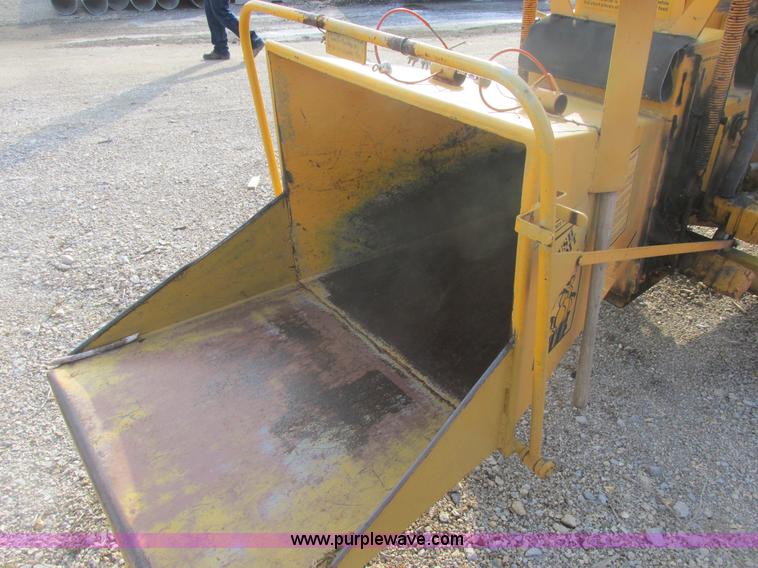 image for item AB9426 1989 Brush Bandit 2004 chipper