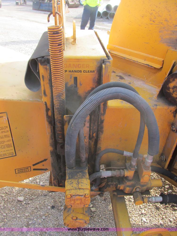 image for item AB9426 1989 Brush Bandit 2004 chipper