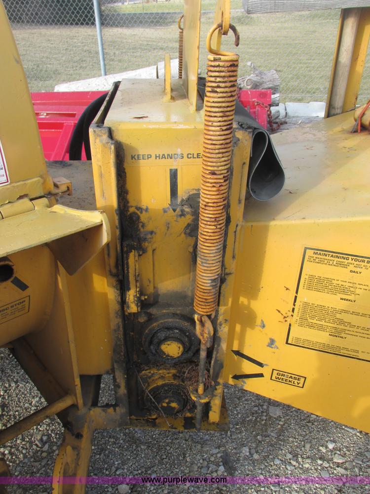 image for item AB9426 1989 Brush Bandit 2004 chipper