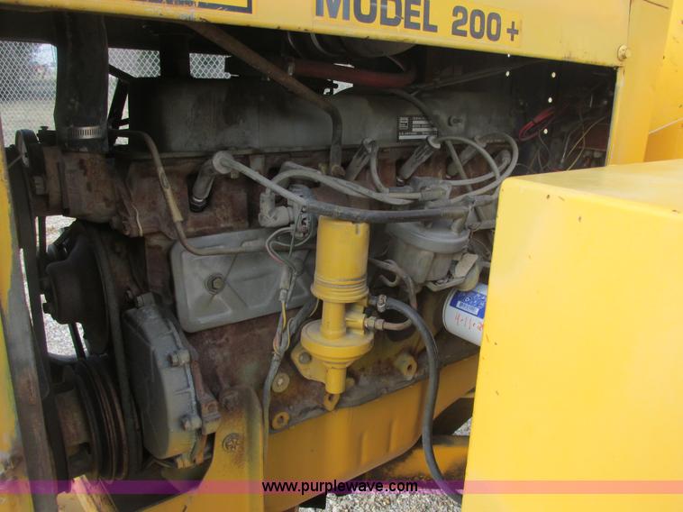 image for item AB9426 1989 Brush Bandit 2004 chipper