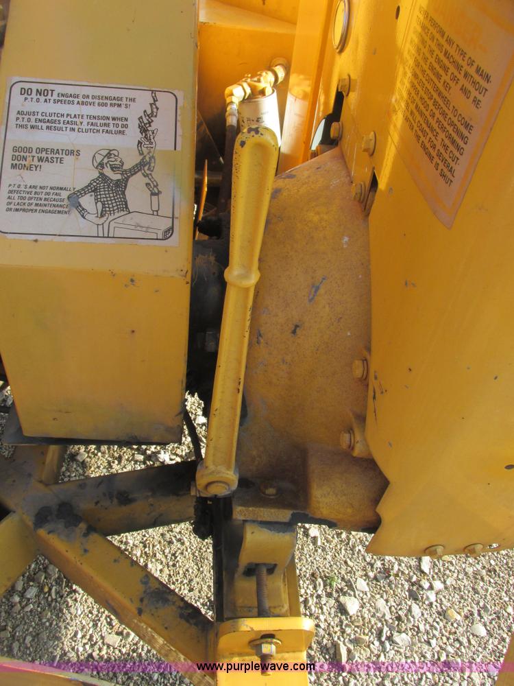 image for item AB9426 1989 Brush Bandit 2004 chipper