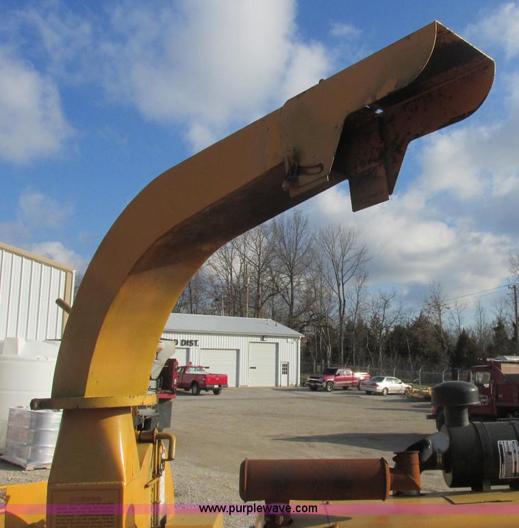 image for item AB9426 1989 Brush Bandit 2004 chipper