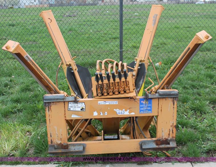 image for item AH9178 Vermeer TS20 tree spade