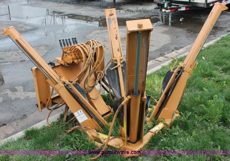 image for item AH9178 Vermeer TS20 tree spade