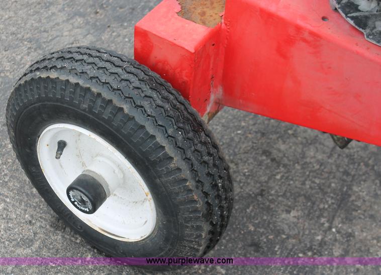 image for item AH9180 Huskee log splitter