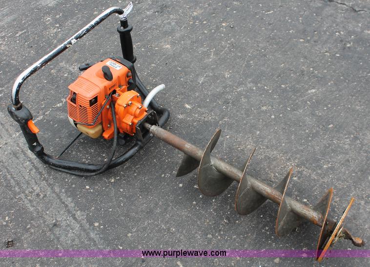Stihl BT120C post hole digger in Paola, KS Item AH9184 sold Purple Wave