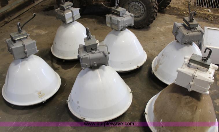 image for item AJ9617 (7) 400 watt shop lights