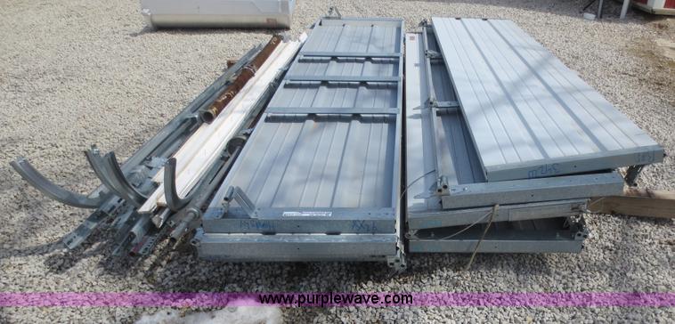 image for item AK9731 (2) garage doors