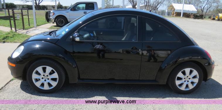 image for item B4706 2008 Volkswagen New Beetle S