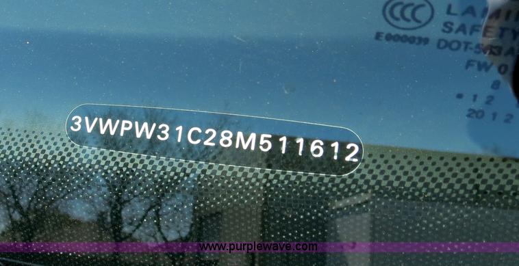 image for item B4706 2008 Volkswagen New Beetle S