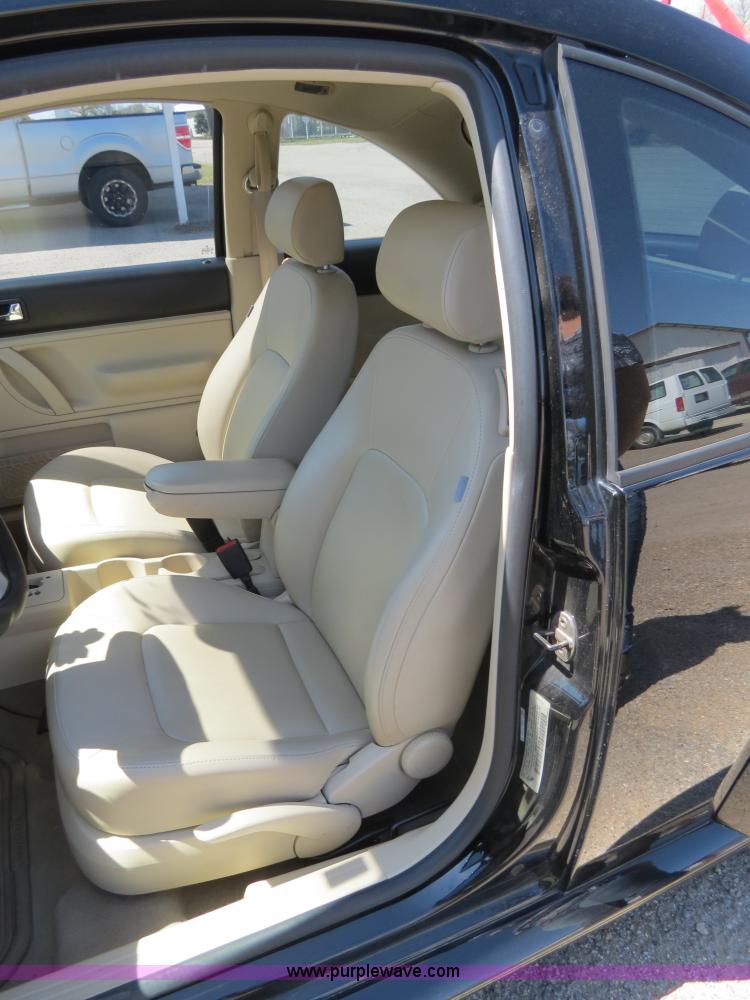 image for item B4706 2008 Volkswagen New Beetle S