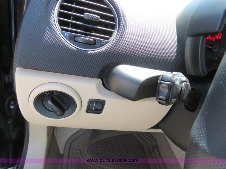 image for item B4706 2008 Volkswagen New Beetle S