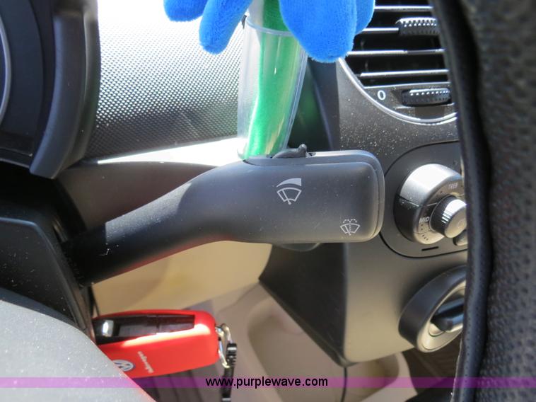 image for item B4706 2008 Volkswagen New Beetle S