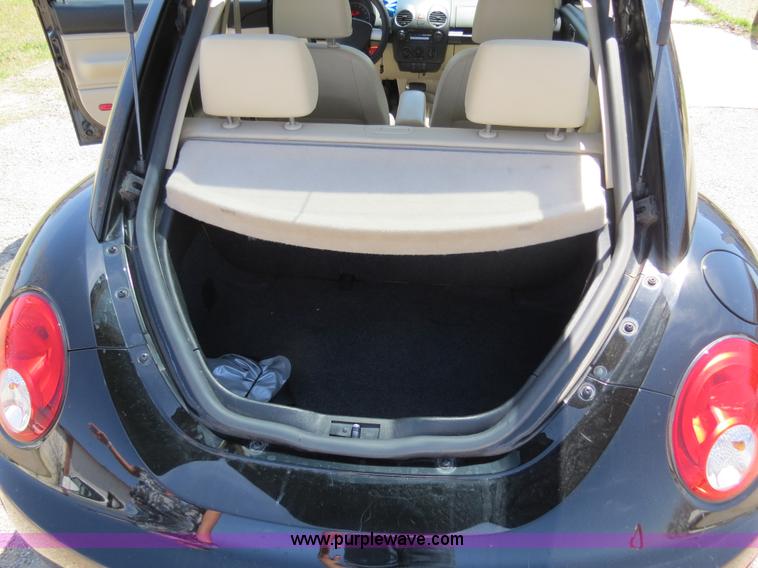 image for item B4706 2008 Volkswagen New Beetle S