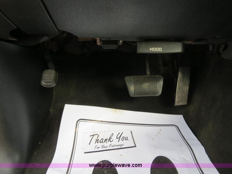 image for item B4708 2002 Dodge Dakota pickup truck