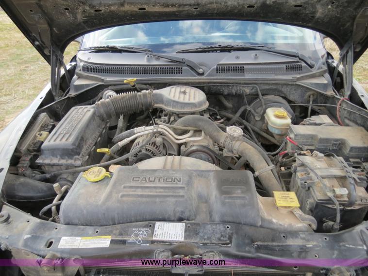 image for item B4708 2002 Dodge Dakota pickup truck