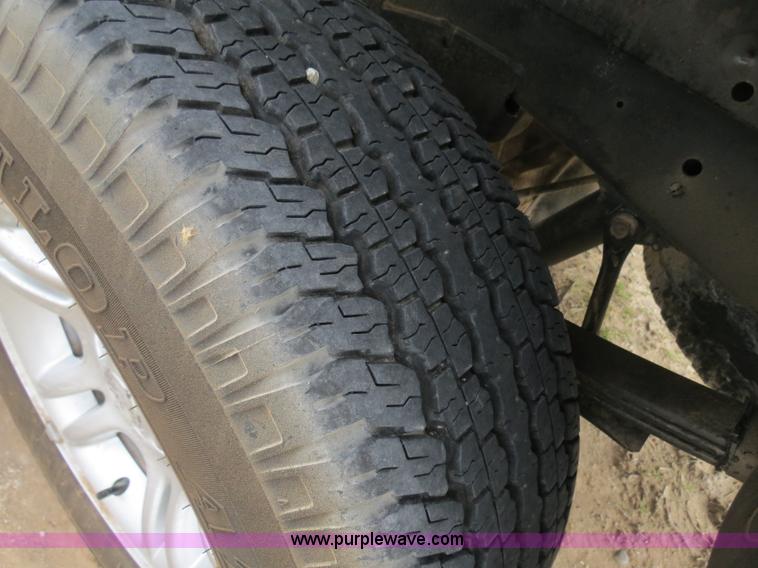 image for item B4708 2002 Dodge Dakota pickup truck