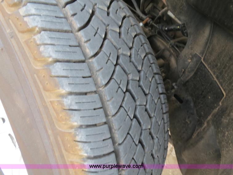 image for item B4708 2002 Dodge Dakota pickup truck