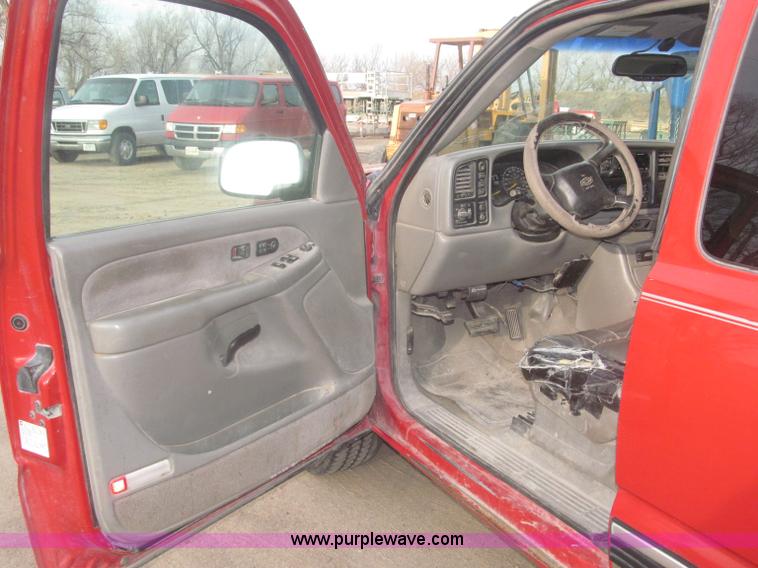 image for item B5447 2001 Chevrolet Silverado 1500 LT Ext. Cab pickup truck