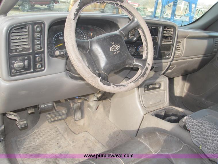 image for item B5447 2001 Chevrolet Silverado 1500 LT Ext. Cab pickup truck