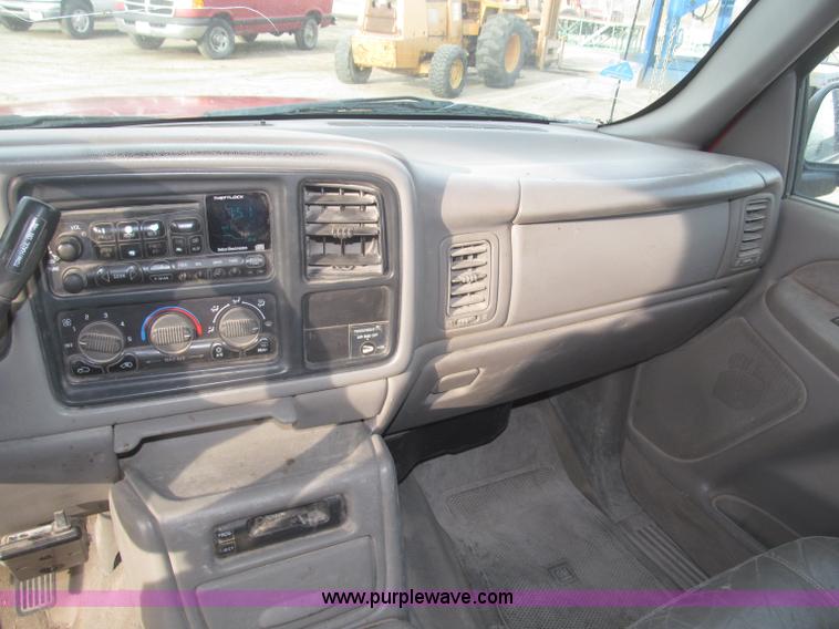 image for item B5447 2001 Chevrolet Silverado 1500 LT Ext. Cab pickup truck