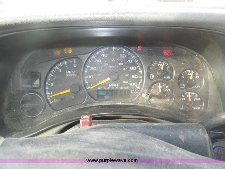 image for item B5447 2001 Chevrolet Silverado 1500 LT Ext. Cab pickup truck