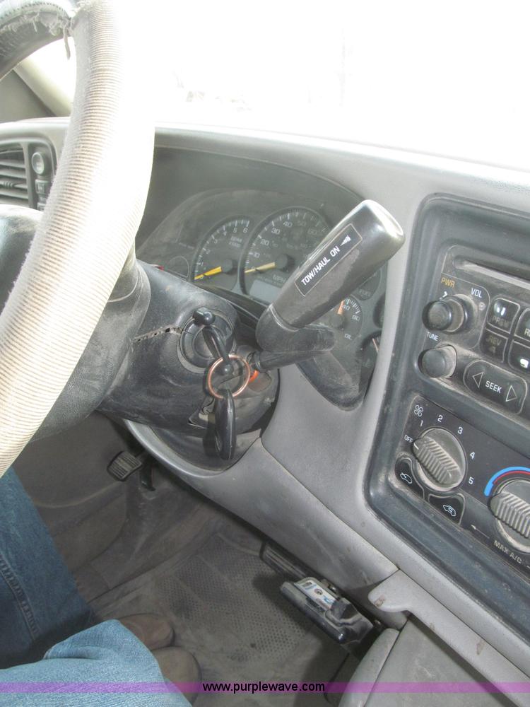 image for item B5447 2001 Chevrolet Silverado 1500 LT Ext. Cab pickup truck