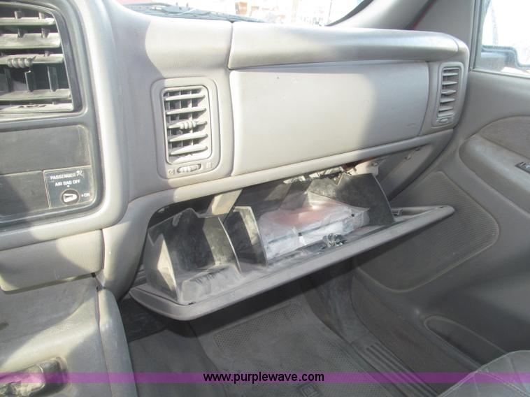 image for item B5447 2001 Chevrolet Silverado 1500 LT Ext. Cab pickup truck