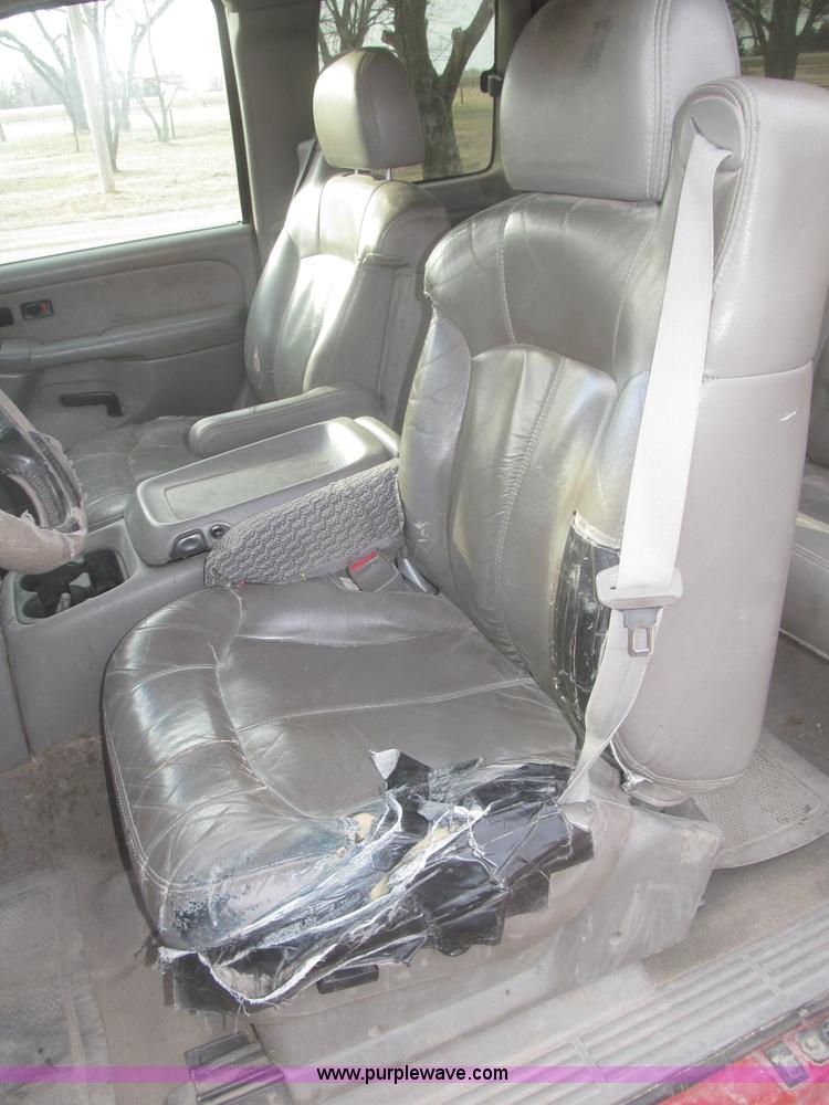 image for item B5447 2001 Chevrolet Silverado 1500 LT Ext. Cab pickup truck