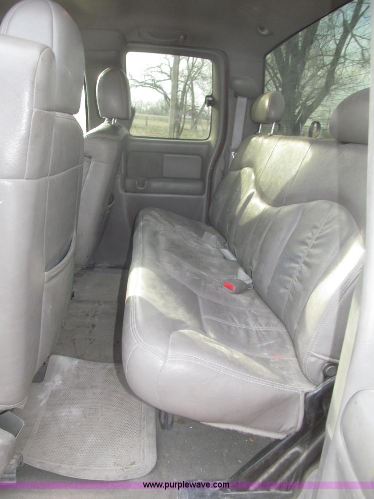 image for item B5447 2001 Chevrolet Silverado 1500 LT Ext. Cab pickup truck