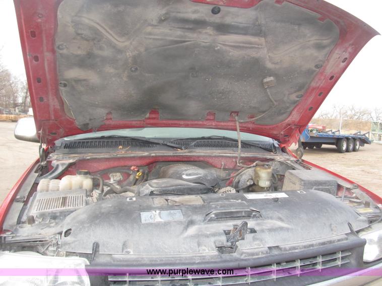 image for item B5447 2001 Chevrolet Silverado 1500 LT Ext. Cab pickup truck