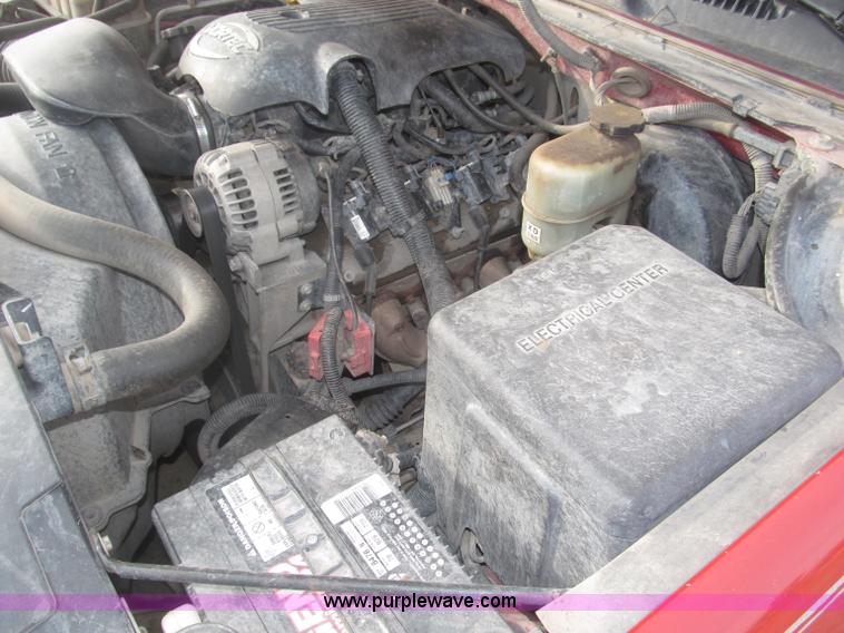 image for item B5447 2001 Chevrolet Silverado 1500 LT Ext. Cab pickup truck